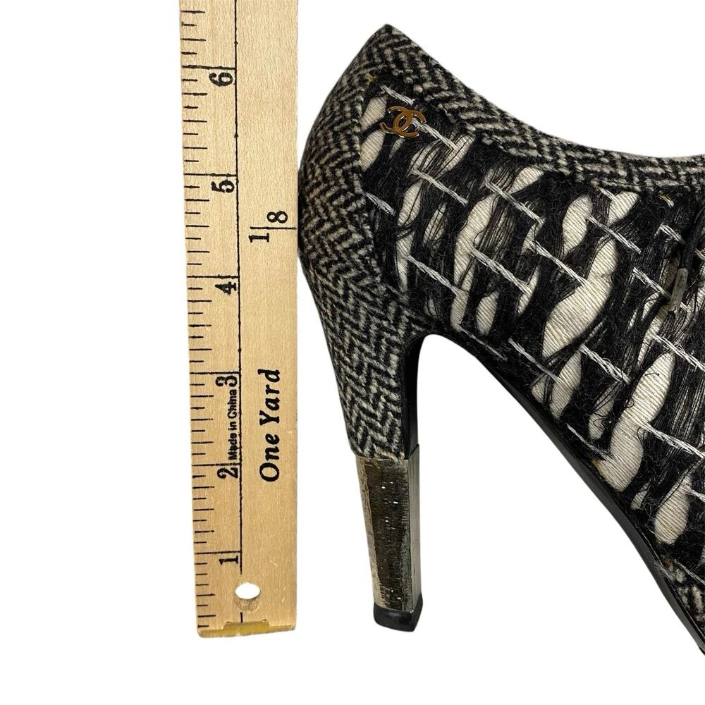 CHANEL Tweed Lace Up Booties Heels EU 37 Black White Ankle Boots -Authenticated - Picture 9 of 15